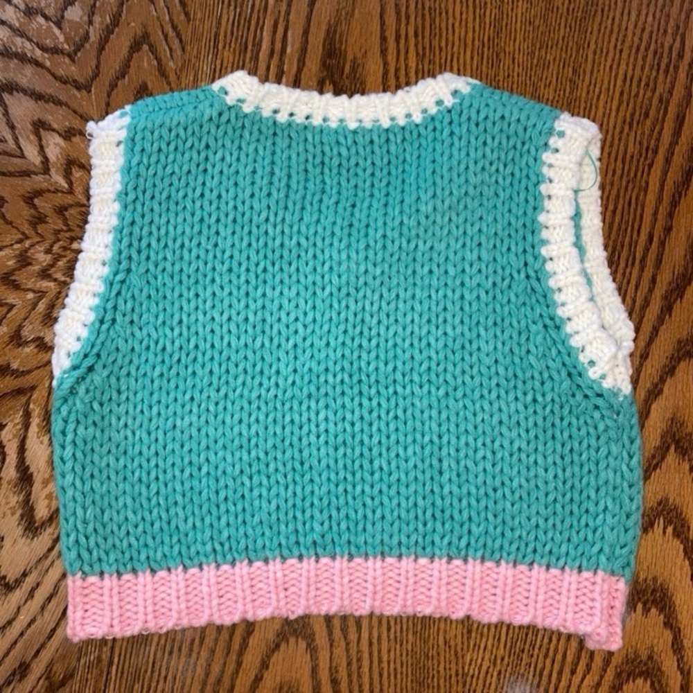 Urban Daizy Sweater Vest Crochet Look Chunky Women Cropped Size Medium/Large - Picture 2 of 6